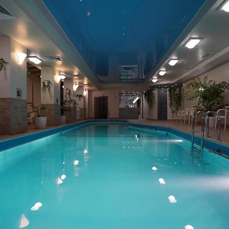 Mercury Hotel Харков Екстериор снимка