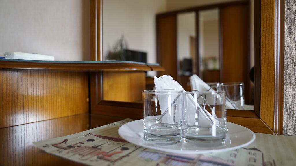 Mercury Hotel Харков Екстериор снимка