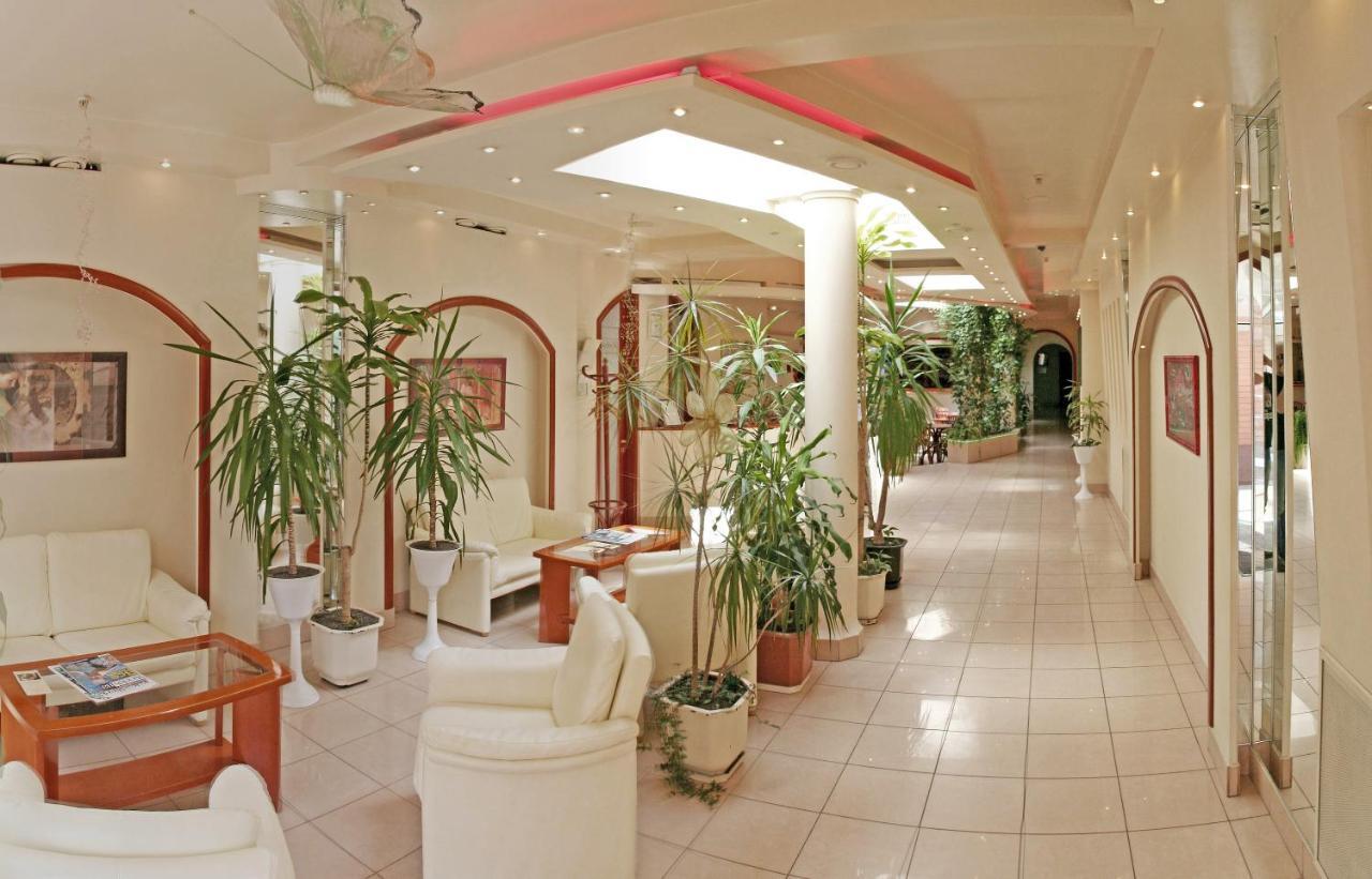 Mercury Hotel Харков Екстериор снимка