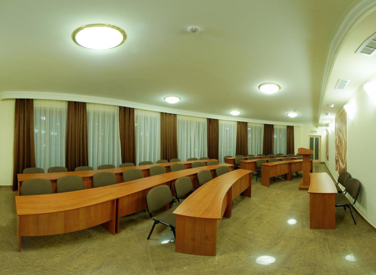 Mercury Hotel Харков Екстериор снимка
